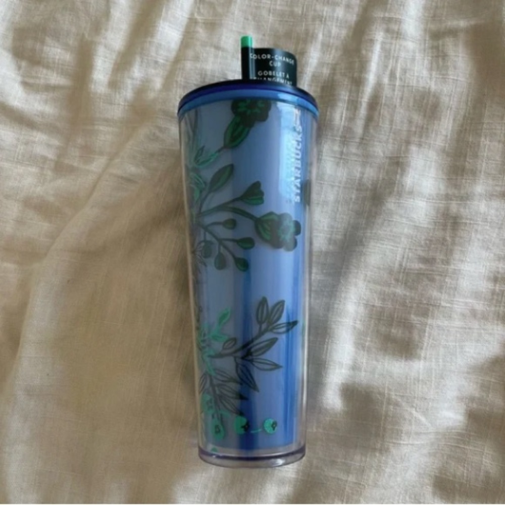 Starbucks tumbler with straw color changing NWT